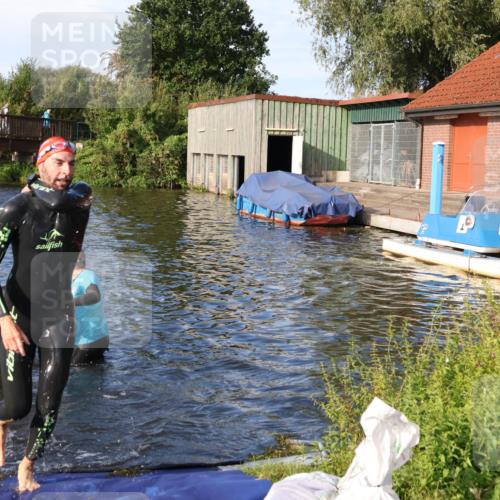 31.08.2025 - Elbe Triathlon Hamburg Luisa Fischer http://msf.ph/oto/8675839 31.08.2025 09:01:07 Schwimmen 471, 514 meine-sportfotos.de