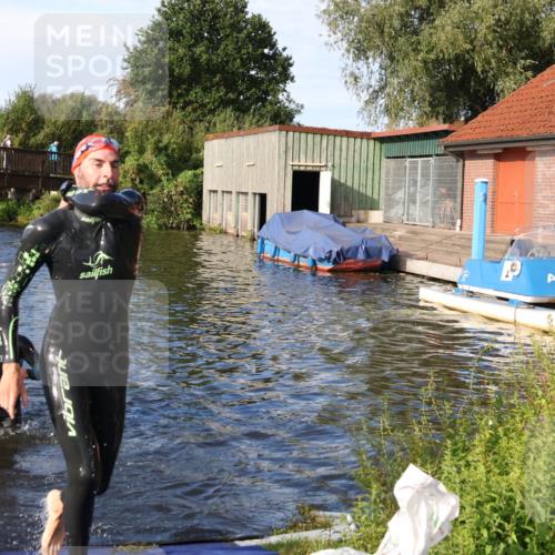 31.08.2025 - Elbe Triathlon Hamburg Luisa Fischer http://msf.ph/oto/8675840 31.08.2025 09:01:08 Schwimmen 471, 514 meine-sportfotos.de