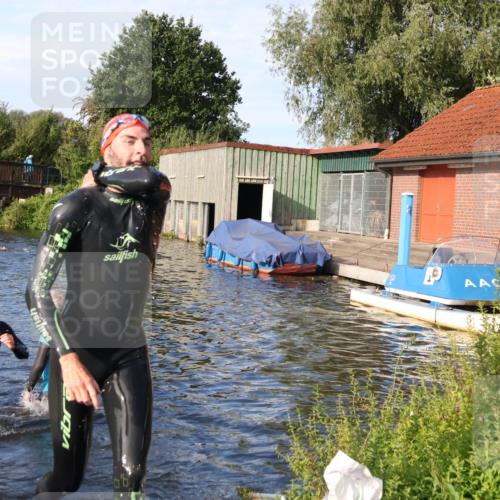 31.08.2025 - Elbe Triathlon Hamburg Luisa Fischer http://msf.ph/oto/8675842 31.08.2025 09:01:08 Schwimmen 471, 514 meine-sportfotos.de