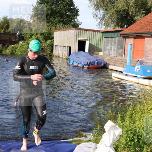 31.08.2025 - Elbe Triathlon Hamburg Luisa Fischer http://msf.ph/oto/8675849 31.08.2025 09:01:11 Schwimmen 471, 514 meine-sportfotos.de