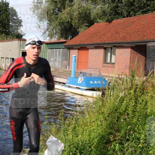 31.08.2025 - Elbe Triathlon Hamburg Luisa Fischer http://msf.ph/oto/8675879 31.08.2025 09:01:34 Schwimmen 502, 533 meine-sportfotos.de