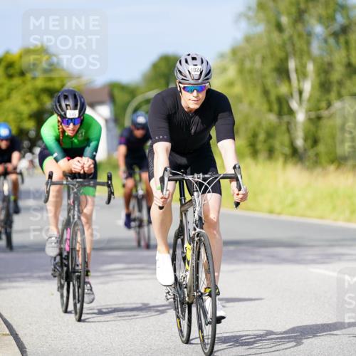 31.08.2025 - Elbe Triathlon Hamburg Michael Burmester http://msf.ph/oto/8675880 31.08.2025 10:21:53 Radfahren 654, 769, 810, 844, 849, 953, 1001, 1024, 1030 meine-sportfotos.de