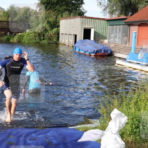 31.08.2025 - Elbe Triathlon Hamburg Luisa Fischer http://msf.ph/oto/8675885 31.08.2025 09:01:39 Schwimmen 431, 533, 534 meine-sportfotos.de