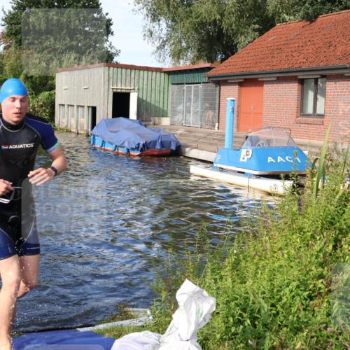 31.08.2025 - Elbe Triathlon Hamburg Luisa Fischer http://msf.ph/oto/8675890 31.08.2025 09:01:40 Schwimmen 431, 533, 534 meine-sportfotos.de