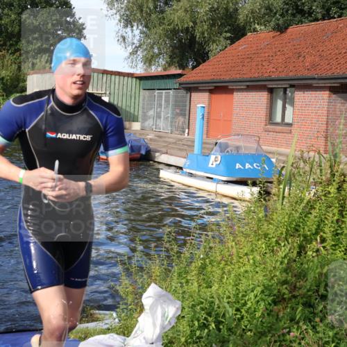 31.08.2025 - Elbe Triathlon Hamburg Luisa Fischer http://msf.ph/oto/8675894 31.08.2025 09:01:40 Schwimmen 431, 533, 534 meine-sportfotos.de