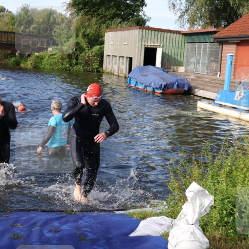 31.08.2025 - Elbe Triathlon Hamburg Luisa Fischer http://msf.ph/oto/8675897 31.08.2025 09:01:44 Schwimmen 421, 431, 444, 534 meine-sportfotos.de