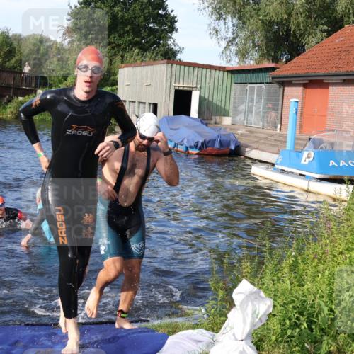 31.08.2025 - Elbe Triathlon Hamburg Luisa Fischer http://msf.ph/oto/8675924 31.08.2025 09:01:53 Schwimmen 421, 434, 444, 519 meine-sportfotos.de