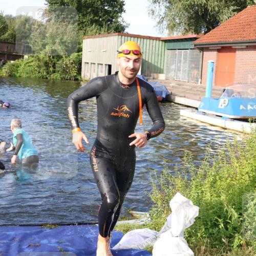 31.08.2025 - Elbe Triathlon Hamburg Luisa Fischer http://msf.ph/oto/8675944 31.08.2025 09:02:00 Schwimmen 434, 469, 507, 519 meine-sportfotos.de