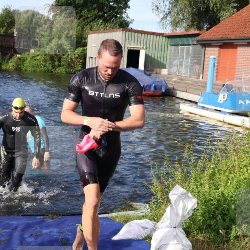 31.08.2025 - Elbe Triathlon Hamburg Luisa Fischer http://msf.ph/oto/8675952 31.08.2025 09:02:06 Schwimmen 409, 469, 507 meine-sportfotos.de