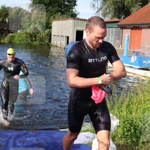 31.08.2025 - Elbe Triathlon Hamburg Luisa Fischer http://msf.ph/oto/8675954 31.08.2025 09:02:06 Schwimmen 409, 469, 507 meine-sportfotos.de