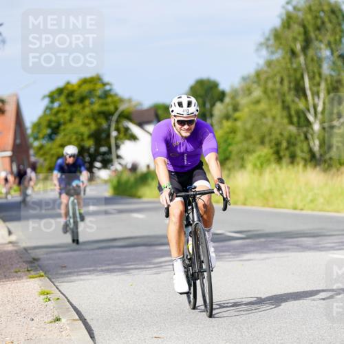31.08.2025 - Elbe Triathlon Hamburg Michael Burmester http://msf.ph/oto/8675958 31.08.2025 10:22:07 Radfahren 413, 783, 842, 1042, 1081 meine-sportfotos.de