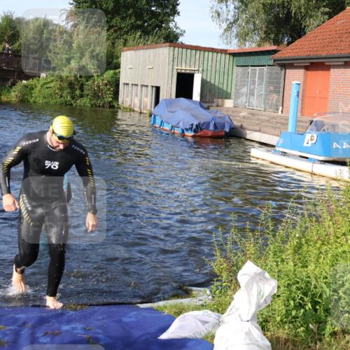 31.08.2025 - Elbe Triathlon Hamburg Luisa Fischer http://msf.ph/oto/8675959 31.08.2025 09:02:07 Schwimmen 409, 469, 507 meine-sportfotos.de