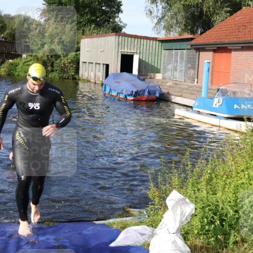 31.08.2025 - Elbe Triathlon Hamburg Luisa Fischer http://msf.ph/oto/8675960 31.08.2025 09:02:07 Schwimmen 409, 469, 507 meine-sportfotos.de