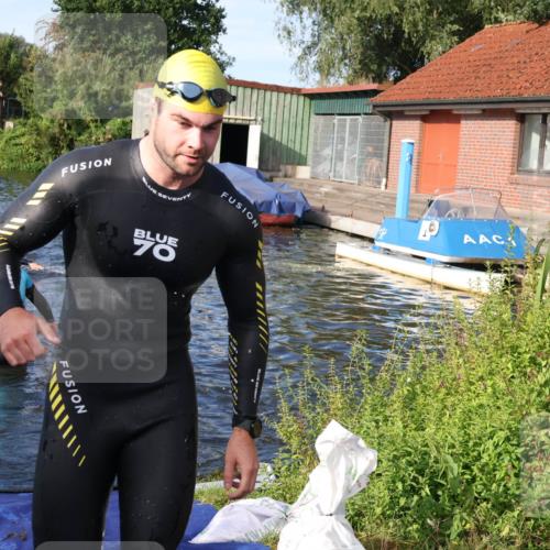31.08.2025 - Elbe Triathlon Hamburg Luisa Fischer http://msf.ph/oto/8675968 31.08.2025 09:02:08 Schwimmen 409, 469, 507 meine-sportfotos.de