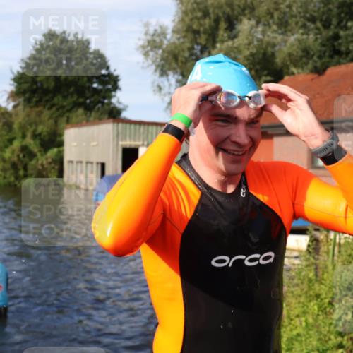 31.08.2025 - Elbe Triathlon Hamburg Luisa Fischer http://msf.ph/oto/8675974 31.08.2025 09:02:17 Schwimmen 409, 415 meine-sportfotos.de