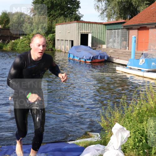 31.08.2025 - Elbe Triathlon Hamburg Luisa Fischer http://msf.ph/oto/8675979 31.08.2025 09:02:23 Schwimmen 415, 600 meine-sportfotos.de