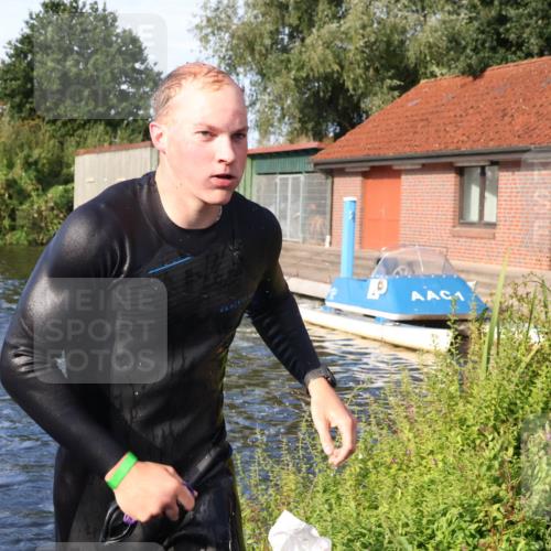 31.08.2025 - Elbe Triathlon Hamburg Luisa Fischer http://msf.ph/oto/8675982 31.08.2025 09:02:24 Schwimmen 415, 600 meine-sportfotos.de