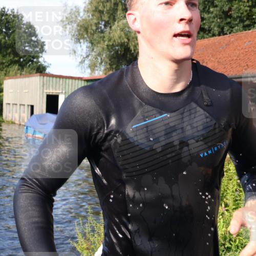 31.08.2025 - Elbe Triathlon Hamburg Luisa Fischer http://msf.ph/oto/8675984 31.08.2025 09:02:24 Schwimmen 415, 600 meine-sportfotos.de