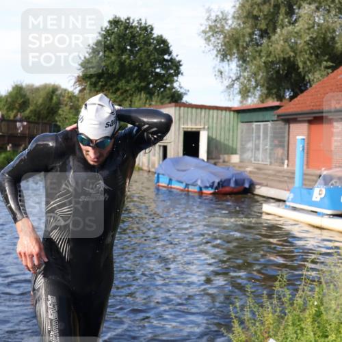 31.08.2025 - Elbe Triathlon Hamburg Luisa Fischer http://msf.ph/oto/8675997 31.08.2025 09:02:34 Schwimmen 600 meine-sportfotos.de