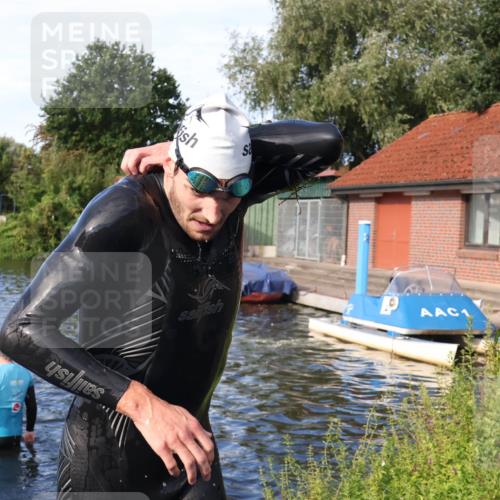31.08.2025 - Elbe Triathlon Hamburg Luisa Fischer http://msf.ph/oto/8675998 31.08.2025 09:02:34 Schwimmen 600 meine-sportfotos.de