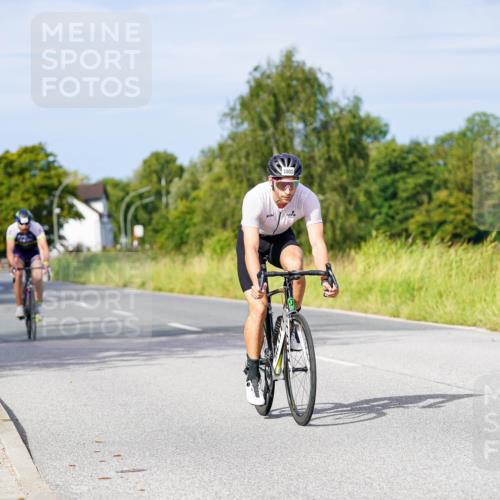 31.08.2025 - Elbe Triathlon Hamburg Michael Burmester http://msf.ph/oto/8675999 31.08.2025 10:22:17 Radfahren 730, 824, 974, 1000, 1085 meine-sportfotos.de