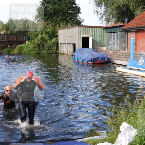 31.08.2025 - Elbe Triathlon Hamburg Luisa Fischer http://msf.ph/oto/8676005 31.08.2025 09:02:58 Schwimmen 480, 493, 496 meine-sportfotos.de