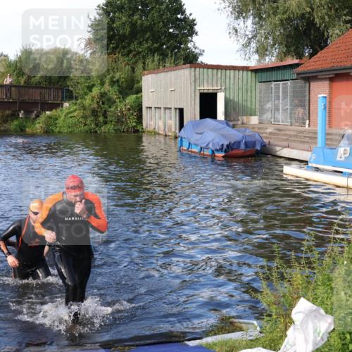 31.08.2025 - Elbe Triathlon Hamburg Luisa Fischer http://msf.ph/oto/8676006 31.08.2025 09:02:59 Schwimmen 480, 493, 496 meine-sportfotos.de