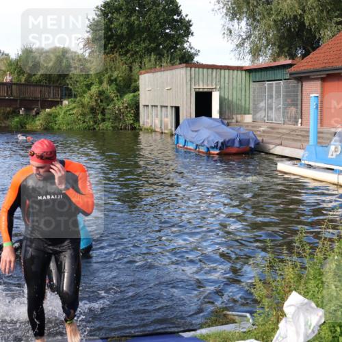 31.08.2025 - Elbe Triathlon Hamburg Luisa Fischer http://msf.ph/oto/8676014 31.08.2025 09:03:00 Schwimmen 480, 493, 496 meine-sportfotos.de