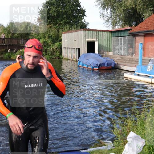 31.08.2025 - Elbe Triathlon Hamburg Luisa Fischer http://msf.ph/oto/8676020 31.08.2025 09:03:01 Schwimmen 480, 493, 496 meine-sportfotos.de