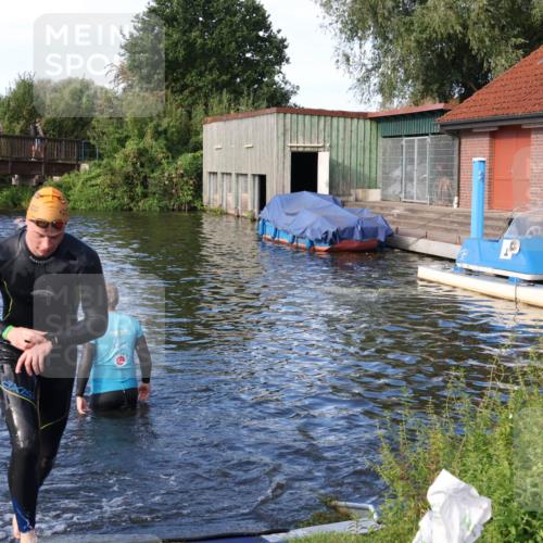 31.08.2025 - Elbe Triathlon Hamburg Luisa Fischer http://msf.ph/oto/8676023 31.08.2025 09:03:03 Schwimmen 480, 493, 496 meine-sportfotos.de