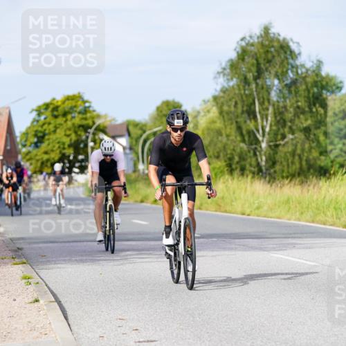 31.08.2025 - Elbe Triathlon Hamburg Michael Burmester http://msf.ph/oto/8676037 31.08.2025 10:22:27 Radfahren 612, 832, 899, 983, 1009, 1051, 1052, 1085 meine-sportfotos.de