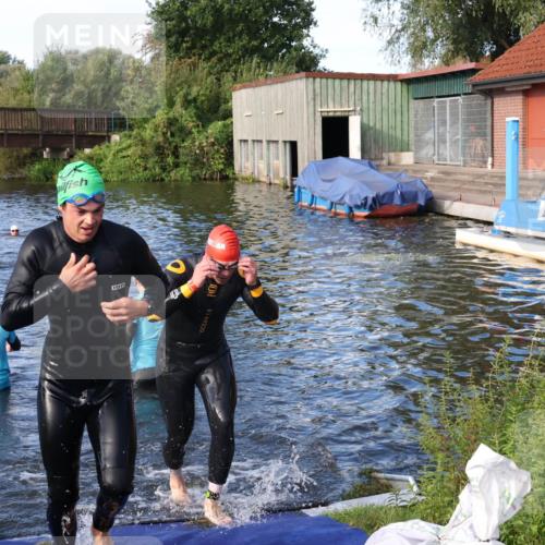 31.08.2025 - Elbe Triathlon Hamburg Luisa Fischer http://msf.ph/oto/8676041 31.08.2025 09:03:35 Schwimmen 394, 582, 619 meine-sportfotos.de