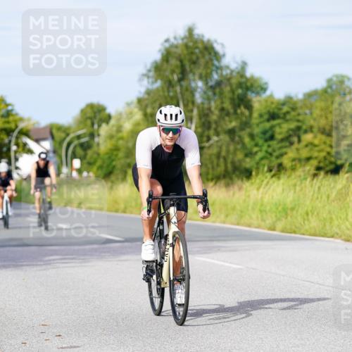31.08.2025 - Elbe Triathlon Hamburg Michael Burmester http://msf.ph/oto/8676047 31.08.2025 10:22:29 Radfahren 612, 832, 899, 983, 1051, 1052 meine-sportfotos.de