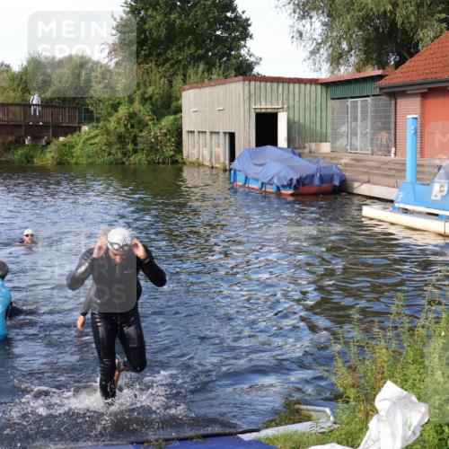 31.08.2025 - Elbe Triathlon Hamburg Luisa Fischer http://msf.ph/oto/8676048 31.08.2025 09:03:47 Schwimmen 387, 483 meine-sportfotos.de