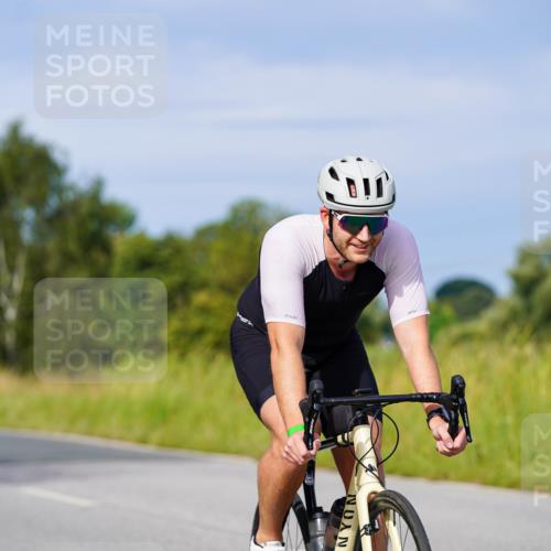 31.08.2025 - Elbe Triathlon Hamburg Michael Burmester http://msf.ph/oto/8676050 31.08.2025 10:22:29 Radfahren 612, 832, 899, 983, 1051, 1052 meine-sportfotos.de