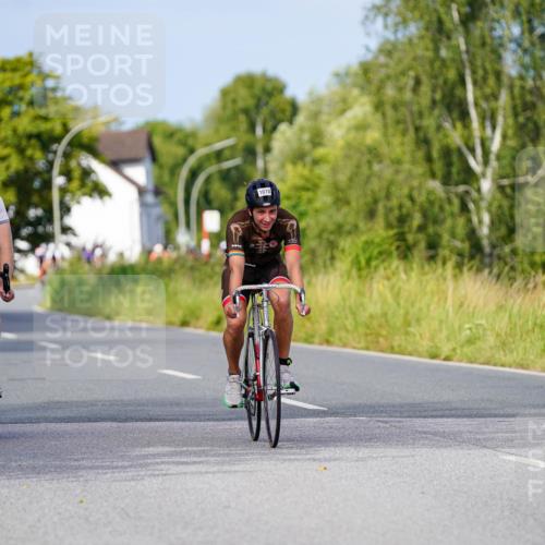 31.08.2025 - Elbe Triathlon Hamburg Michael Burmester http://msf.ph/oto/8676085 31.08.2025 10:22:38 Radfahren 400, 879, 939, 950, 984, 998, 1070 meine-sportfotos.de