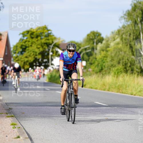 31.08.2025 - Elbe Triathlon Hamburg Michael Burmester http://msf.ph/oto/8676100 31.08.2025 10:22:43 Radfahren 400, 950, 1005 meine-sportfotos.de