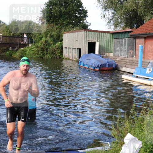 31.08.2025 - Elbe Triathlon Hamburg Luisa Fischer http://msf.ph/oto/8676102 31.08.2025 09:04:48 Schwimmen 515, 527, 630 meine-sportfotos.de