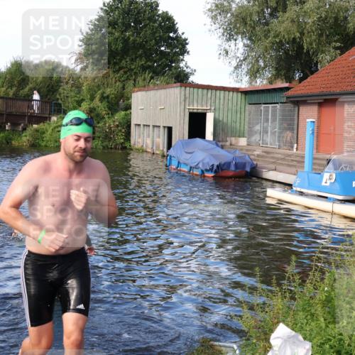 31.08.2025 - Elbe Triathlon Hamburg Luisa Fischer http://msf.ph/oto/8676105 31.08.2025 09:04:49 Schwimmen 515, 527, 630 meine-sportfotos.de