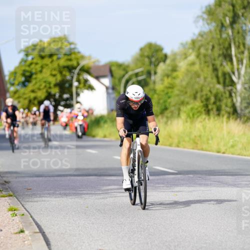 31.08.2025 - Elbe Triathlon Hamburg Michael Burmester http://msf.ph/oto/8676112 31.08.2025 10:22:45 Radfahren 878, 950, 1005, 1048 meine-sportfotos.de