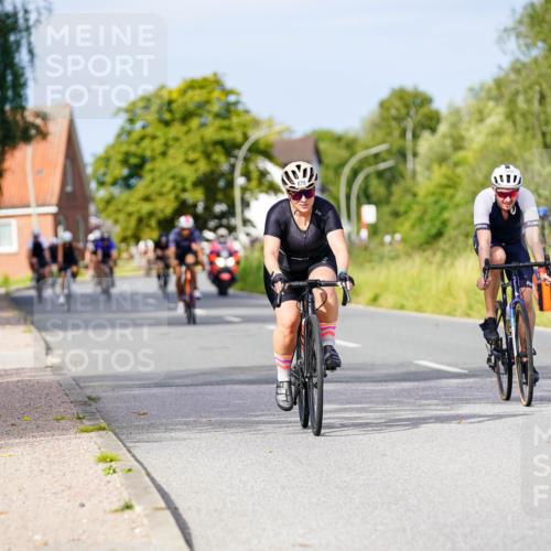 31.08.2025 - Elbe Triathlon Hamburg Michael Burmester http://msf.ph/oto/8676120 31.08.2025 10:22:49 Radfahren 878, 963, 1005, 1007, 1048 meine-sportfotos.de