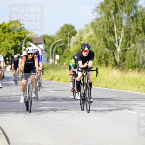 31.08.2025 - Elbe Triathlon Hamburg Michael Burmester http://msf.ph/oto/8676139 31.08.2025 10:22:55 Radfahren 698, 747, 762, 792, 805, 871, 942, 963, 971, 978, 1007, 1063, 1067 meine-sportfotos.de