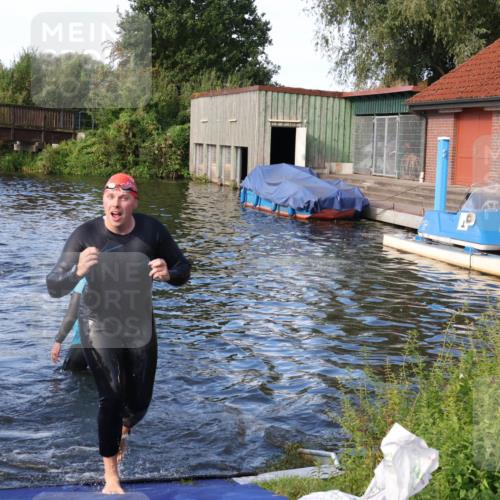 31.08.2025 - Elbe Triathlon Hamburg Luisa Fischer http://msf.ph/oto/8676140 31.08.2025 09:05:08 Schwimmen 504 meine-sportfotos.de