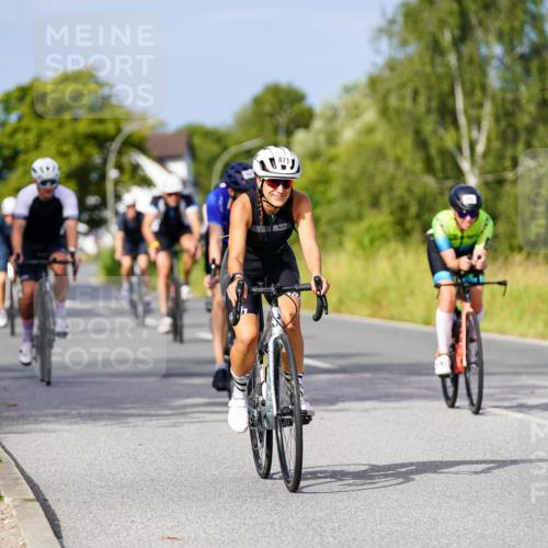 31.08.2025 - Elbe Triathlon Hamburg Michael Burmester http://msf.ph/oto/8676144 31.08.2025 10:22:56 Radfahren 698, 747, 762, 792, 805, 871, 942, 963, 971, 978, 1007, 1063, 1067 meine-sportfotos.de