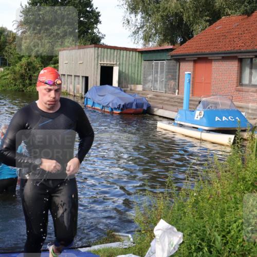 31.08.2025 - Elbe Triathlon Hamburg Luisa Fischer http://msf.ph/oto/8676145 31.08.2025 09:05:09 Schwimmen 504 meine-sportfotos.de