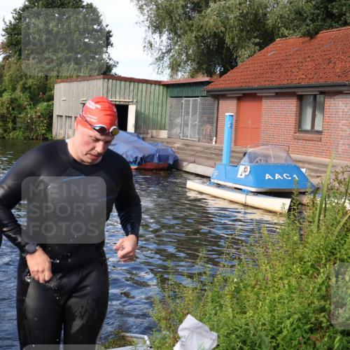 31.08.2025 - Elbe Triathlon Hamburg Luisa Fischer http://msf.ph/oto/8676146 31.08.2025 09:05:09 Schwimmen 504 meine-sportfotos.de