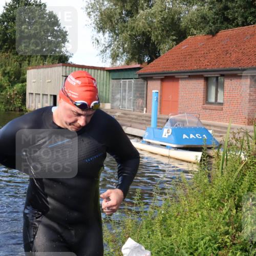 31.08.2025 - Elbe Triathlon Hamburg Luisa Fischer http://msf.ph/oto/8676147 31.08.2025 09:05:10 Schwimmen 504 meine-sportfotos.de