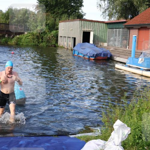31.08.2025 - Elbe Triathlon Hamburg Luisa Fischer http://msf.ph/oto/8676151 31.08.2025 09:05:19 Schwimmen 495, 522 meine-sportfotos.de