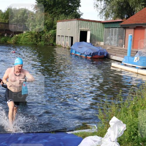 31.08.2025 - Elbe Triathlon Hamburg Luisa Fischer http://msf.ph/oto/8676154 31.08.2025 09:05:20 Schwimmen 495, 522 meine-sportfotos.de