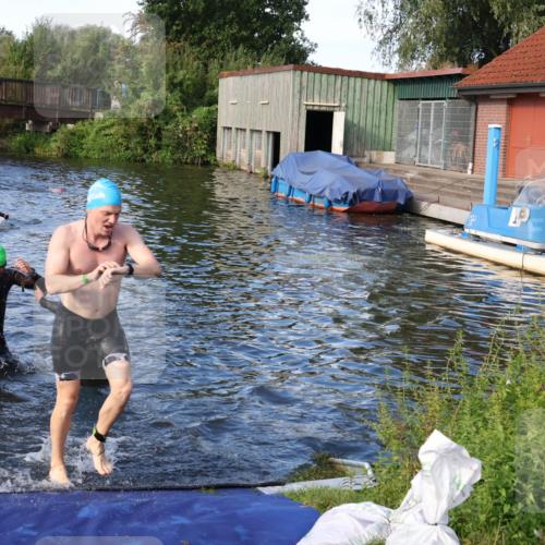 31.08.2025 - Elbe Triathlon Hamburg Luisa Fischer http://msf.ph/oto/8676155 31.08.2025 09:05:20 Schwimmen 495, 522 meine-sportfotos.de